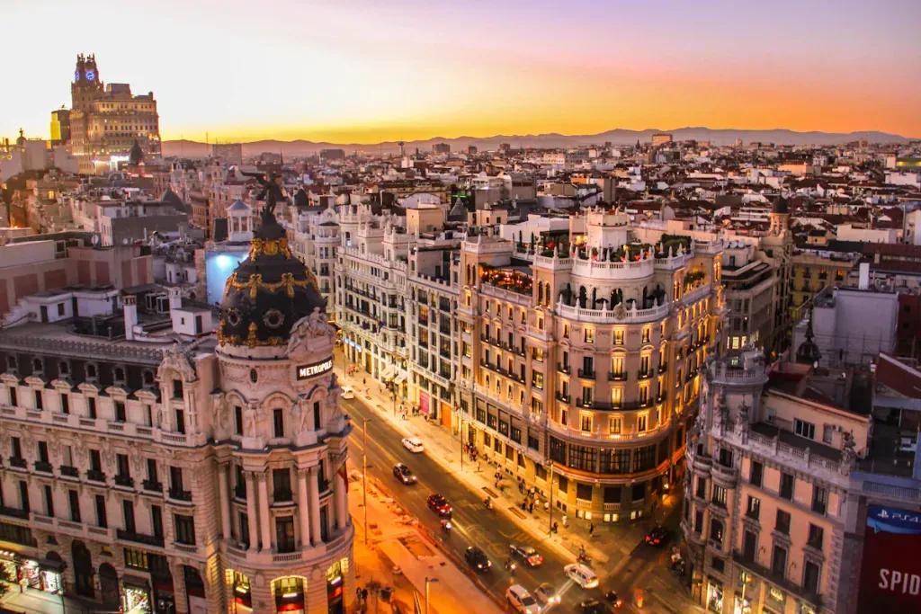 Madrid eSIM - Madrid, İspanya için ön ödemeli seyahat interneti satın alın
