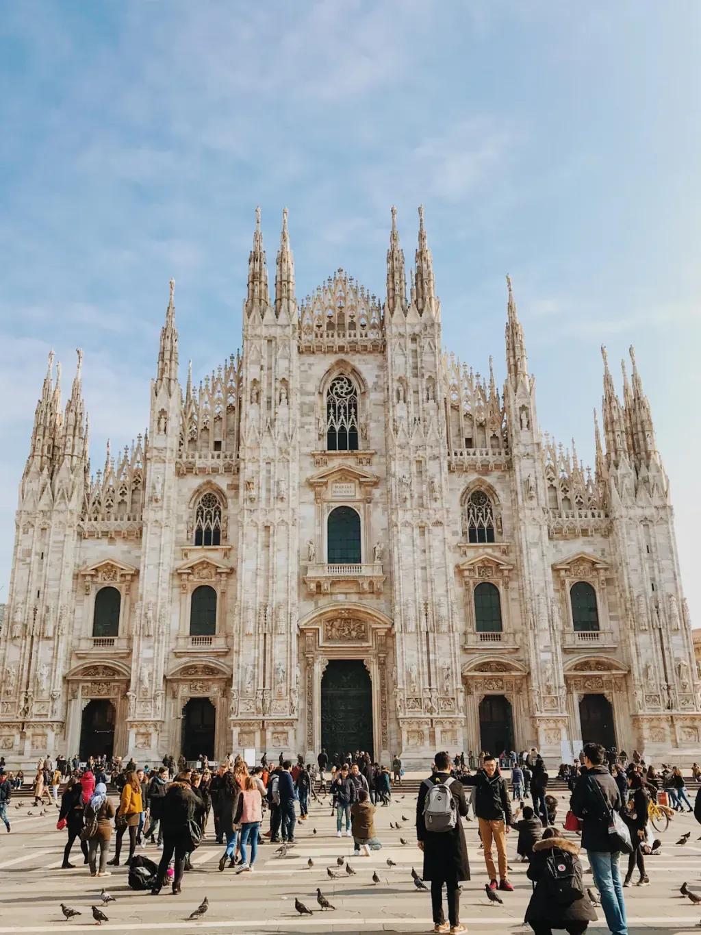 Milano eSIM - Milano, İtalya için ön ödemeli seyahat interneti satın alın